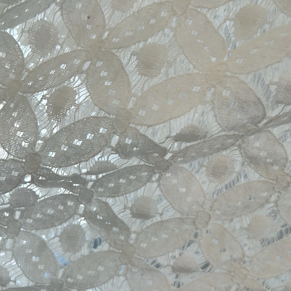 NEW Beautiful Guess White Lace Dress. - Picture 6 of 9